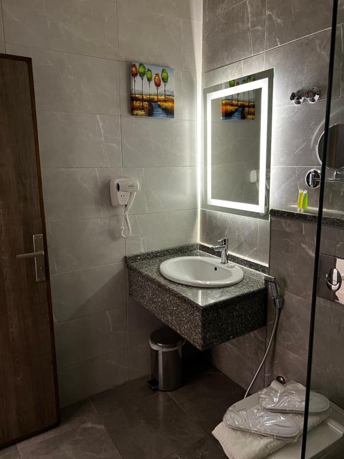 Sky Hotel Акаба Екстер'єр фото