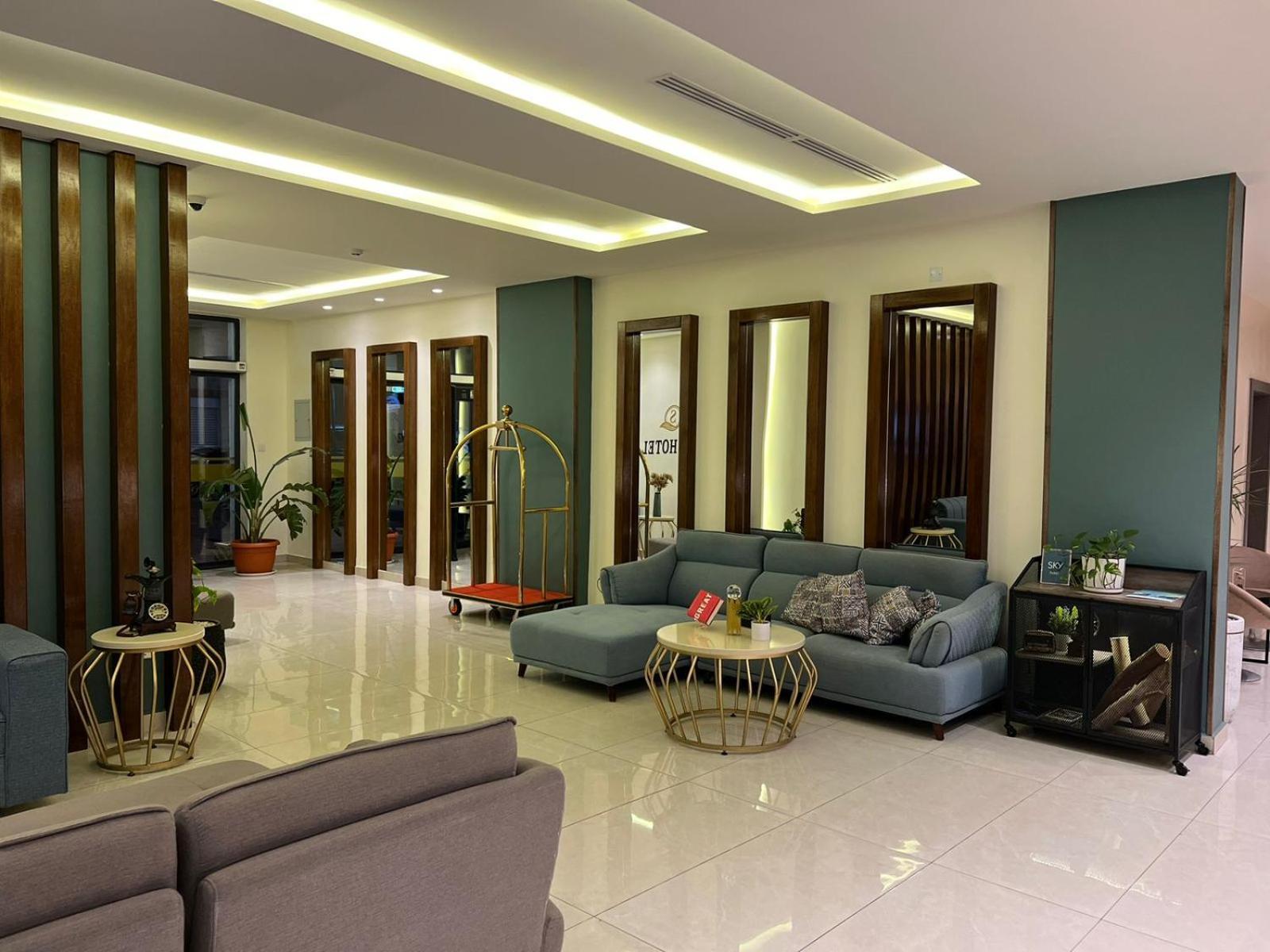 Sky Hotel Акаба Екстер'єр фото