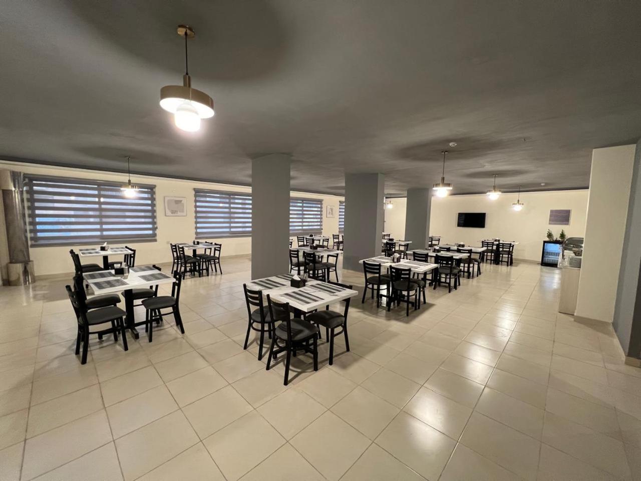 Sky Hotel Акаба Екстер'єр фото