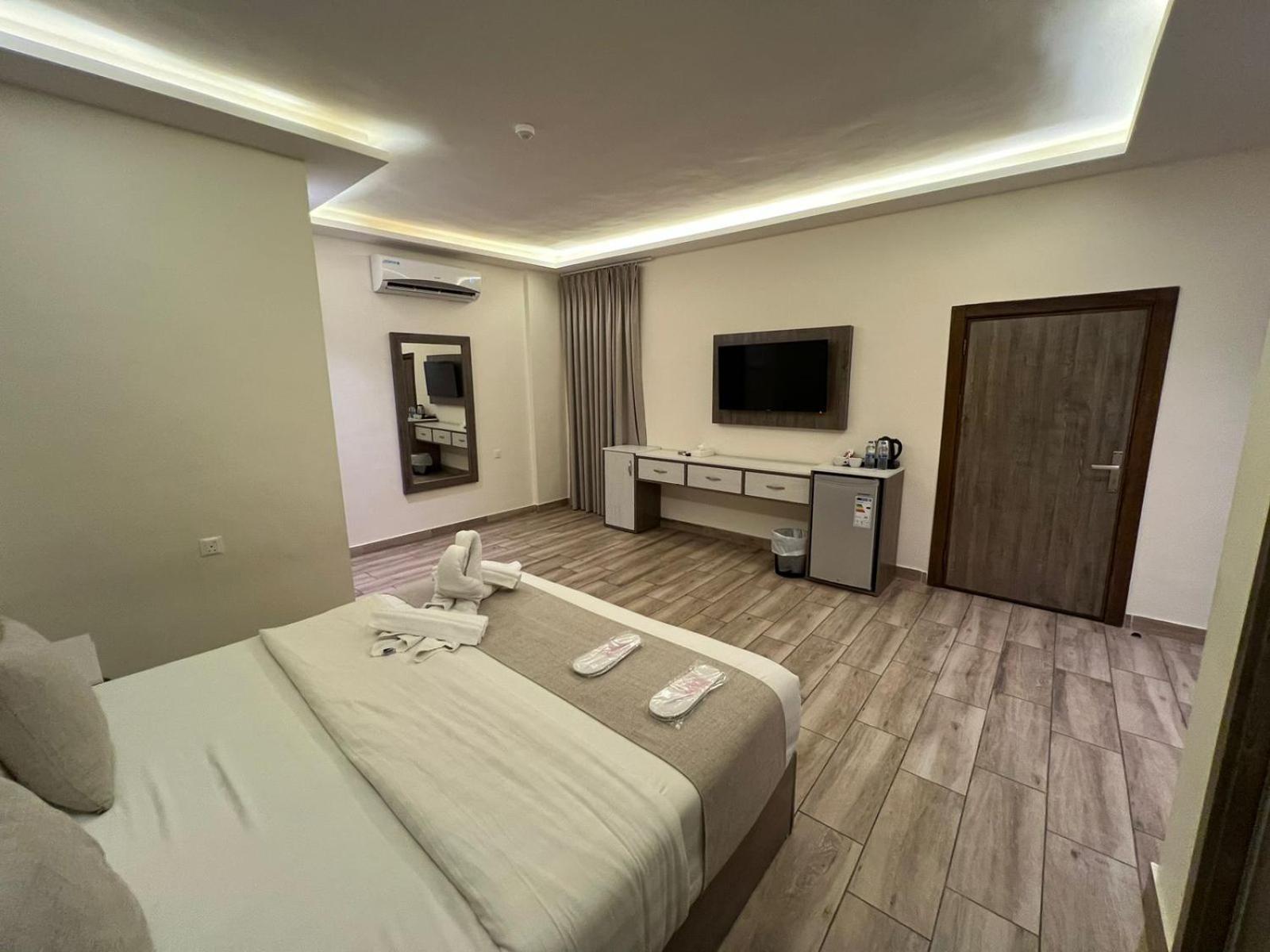 Sky Hotel Акаба Екстер'єр фото