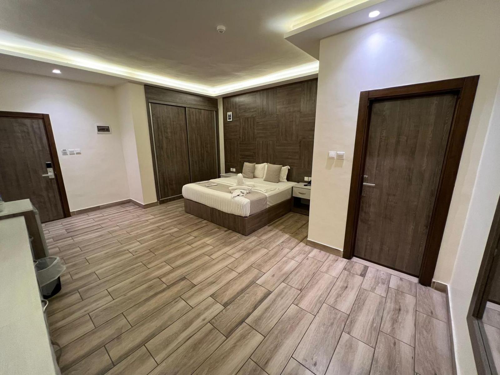 Sky Hotel Акаба Екстер'єр фото
