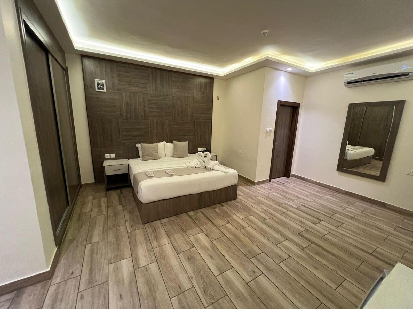 Sky Hotel Акаба Екстер'єр фото