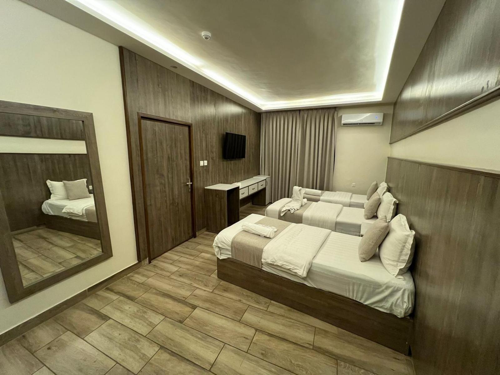 Sky Hotel Акаба Екстер'єр фото