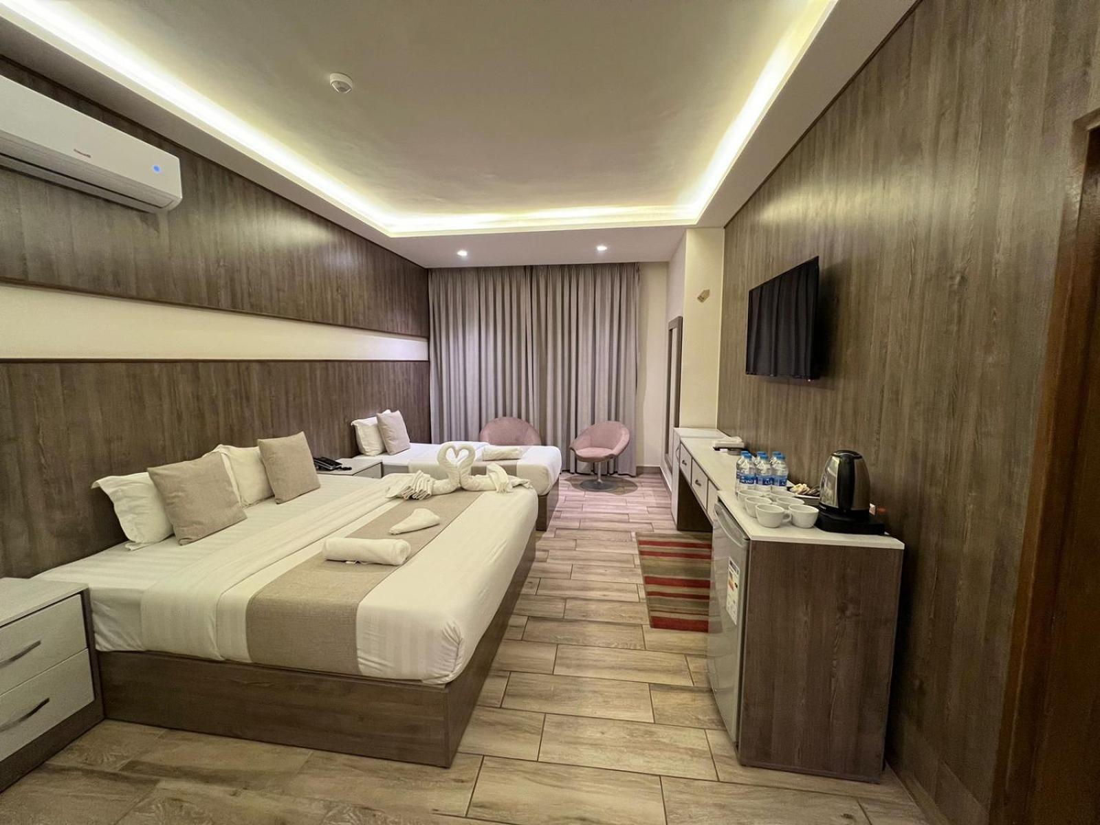 Sky Hotel Акаба Екстер'єр фото