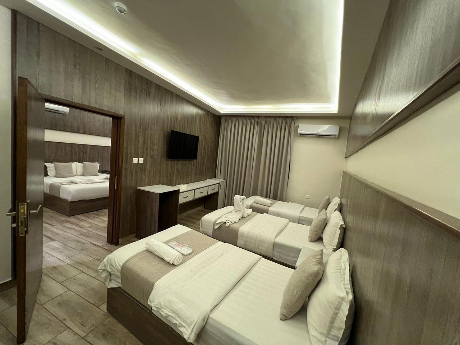 Sky Hotel Акаба Екстер'єр фото